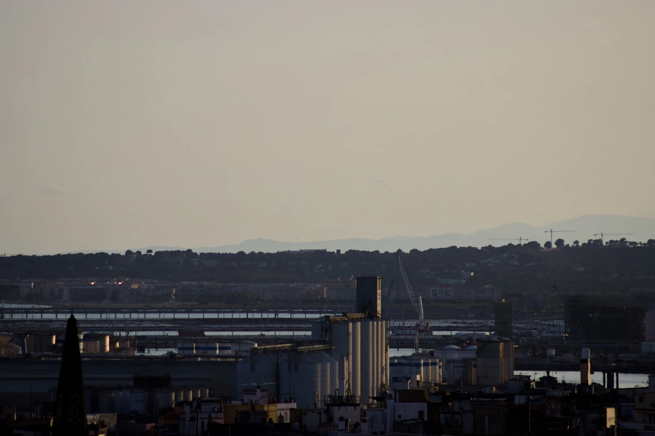 darkened sky moments before totality, Tarragona