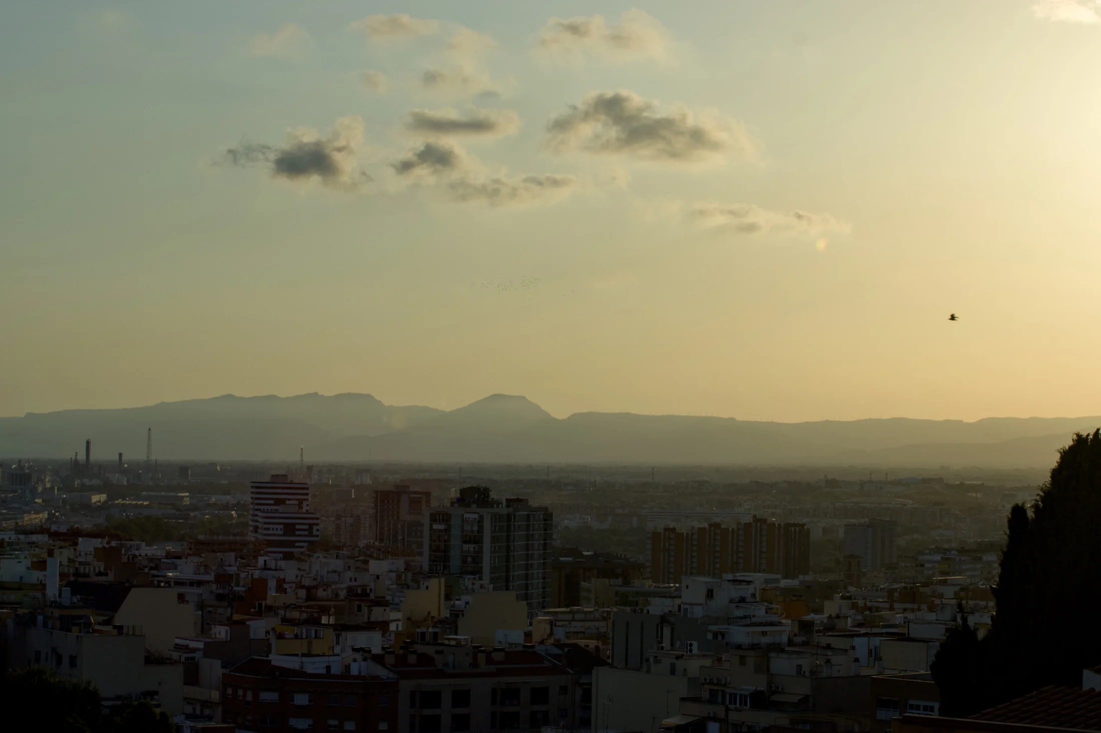 horizon glow during the eclipse in Tarragona